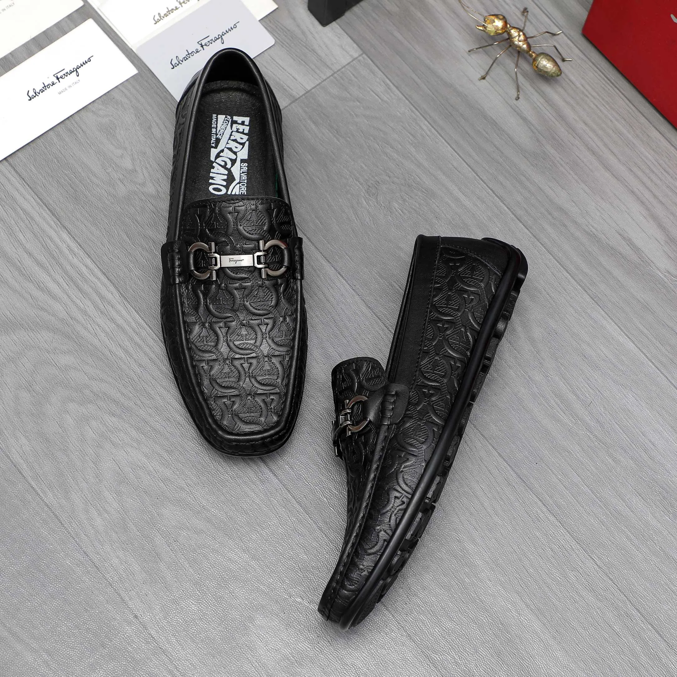Men's shoes 💰380 Product trademark: Ferragamo "Ferragamo" casual slip-on shoes Regular size: 38-45 (45. Customized, non-returnable) Product materials: Selected embossed cowhide upper, pigskin lining, rubber non-slip outsole